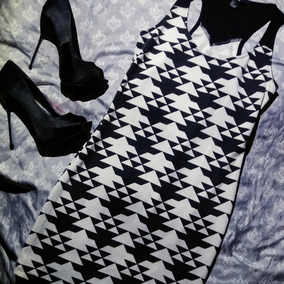 Forever XXI Black & White Bodycon Mini Dress Small - Picture 1 of 1
